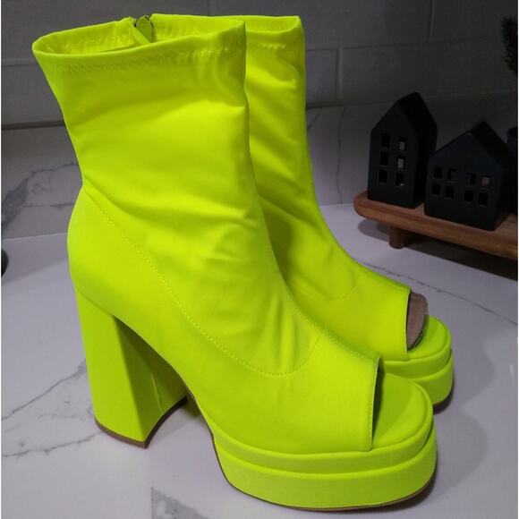 [H321] Fashion Nova 'Waiting On A Feeling' Platform Booties - Picture 6 of 10